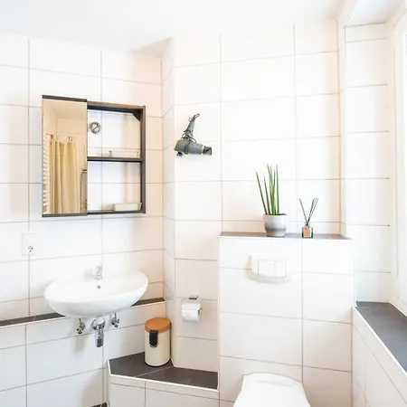 -super Zentrales Zimmer- Direkt An Der Lutter! *